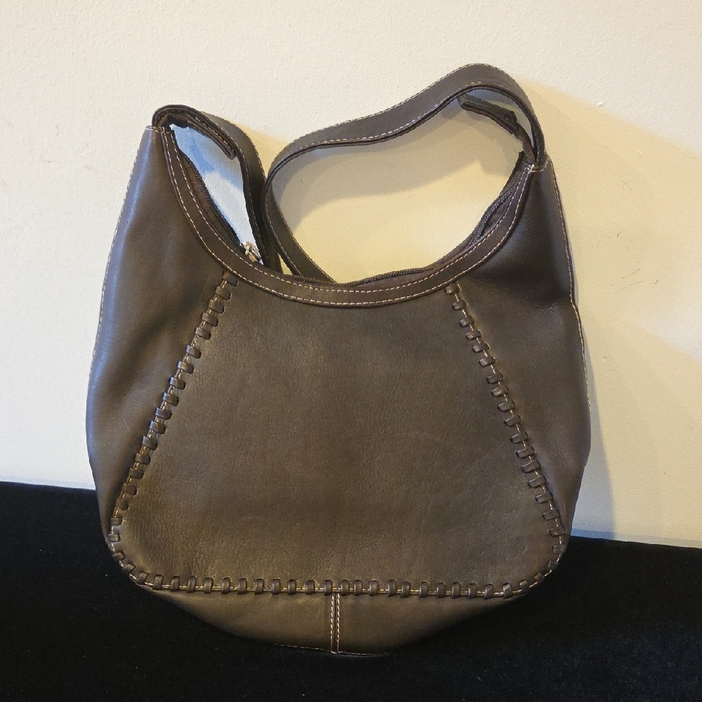 Colombian elegant brown Leather strap Bag